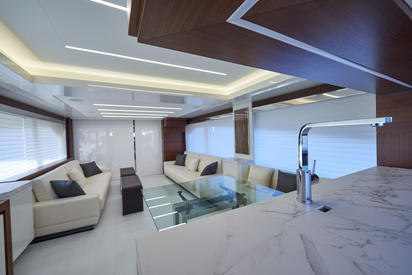 https://arconyachts.ams3.digitaloceanspaces.com/88340/conversions/large_3034274-optimize.jpg