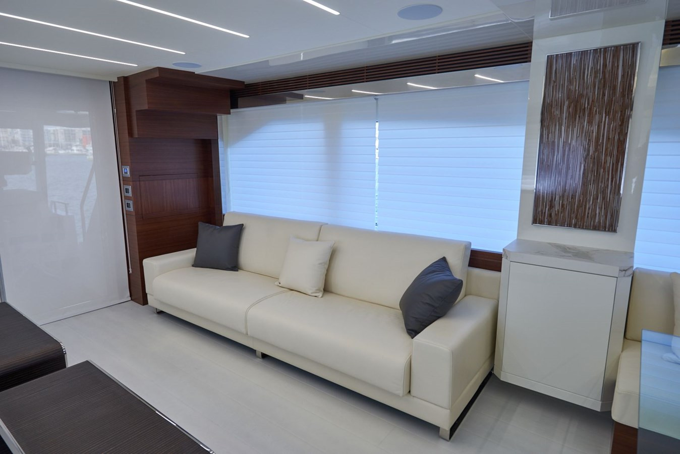 https://arconyachts.ams3.digitaloceanspaces.com/88357/conversions/large_3034280-optimize.jpg