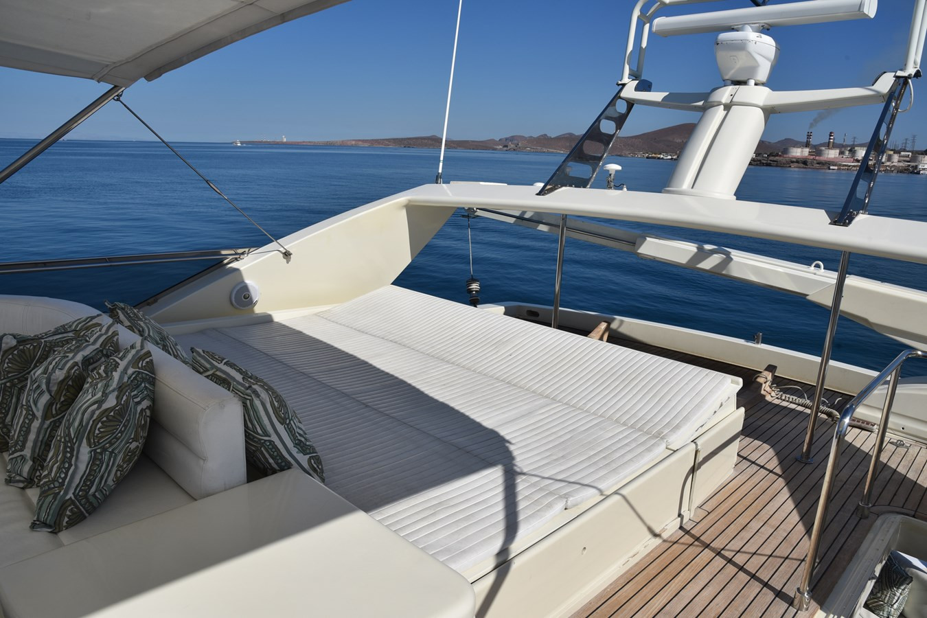 https://arconyachts.ams3.digitaloceanspaces.com/88410/conversions/large_3108319-optimize.jpg