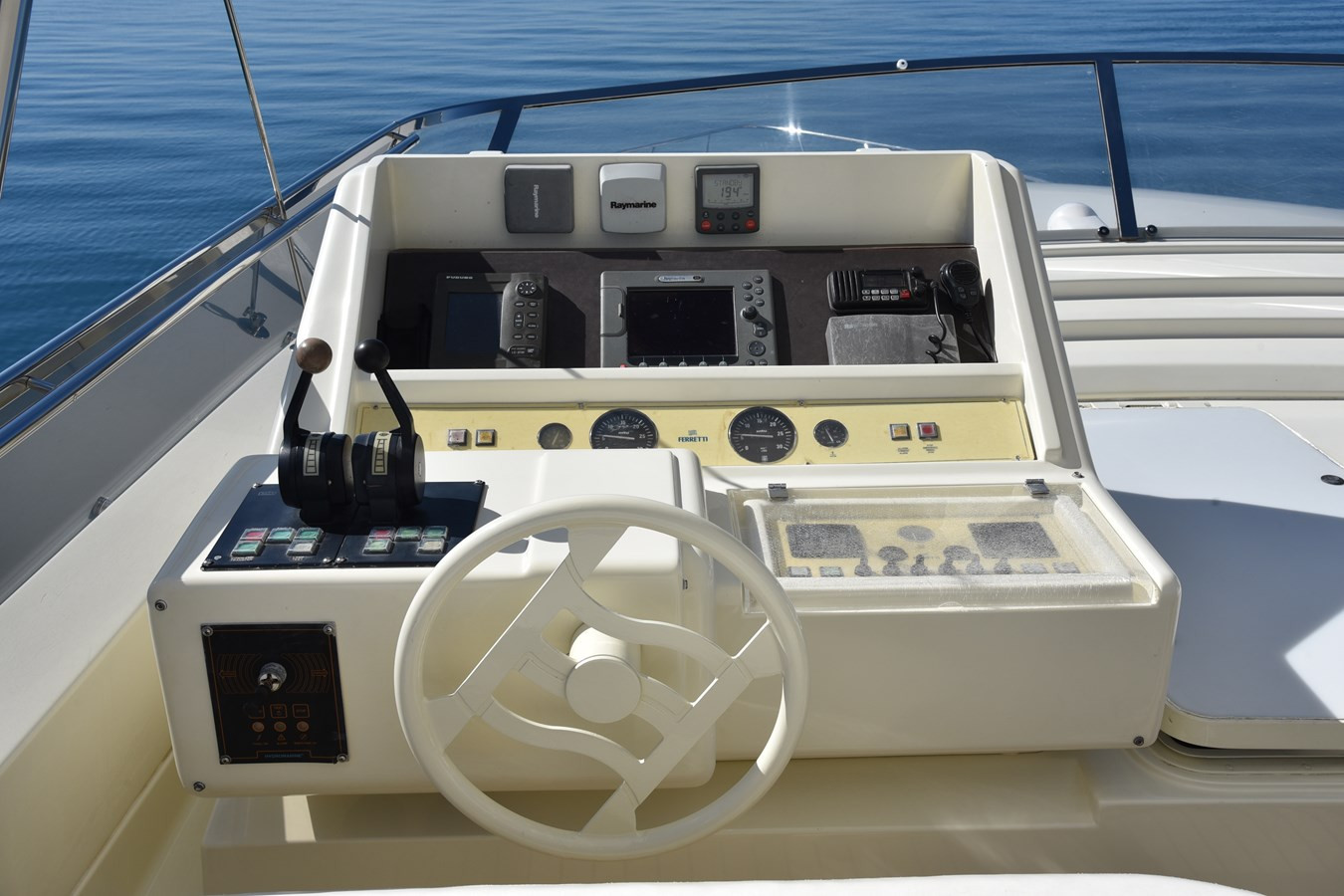 https://arconyachts.ams3.digitaloceanspaces.com/88415/conversions/large_3108321-optimize.jpg