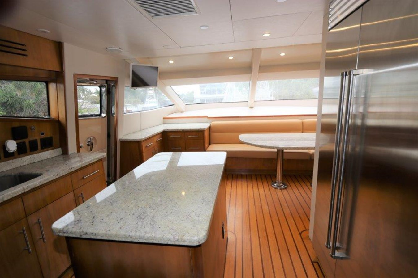 https://arconyachts.ams3.digitaloceanspaces.com/88445/conversions/large_3547382-optimize.jpg