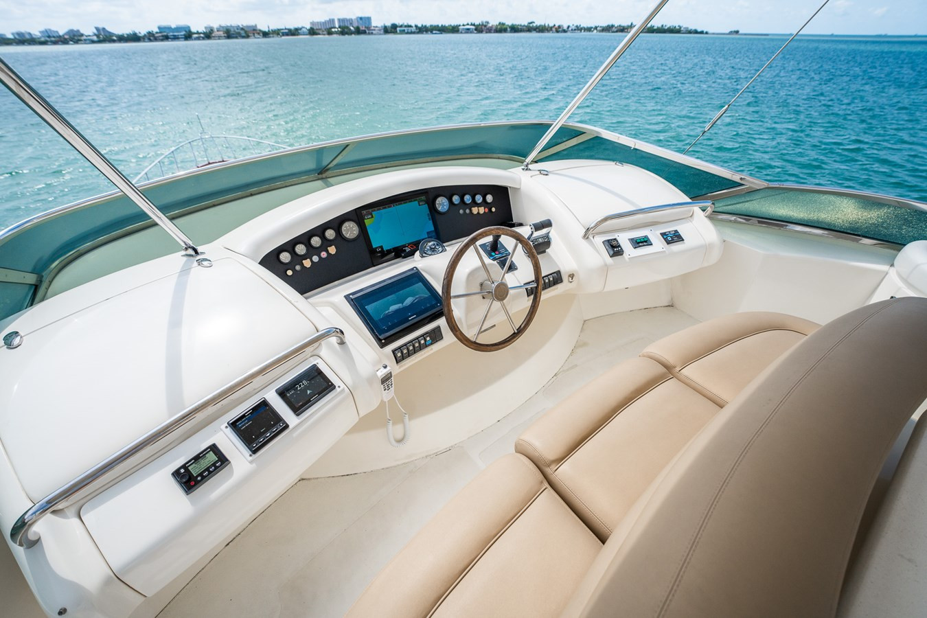 https://arconyachts.ams3.digitaloceanspaces.com/88516/conversions/large_3803332-optimize.jpg