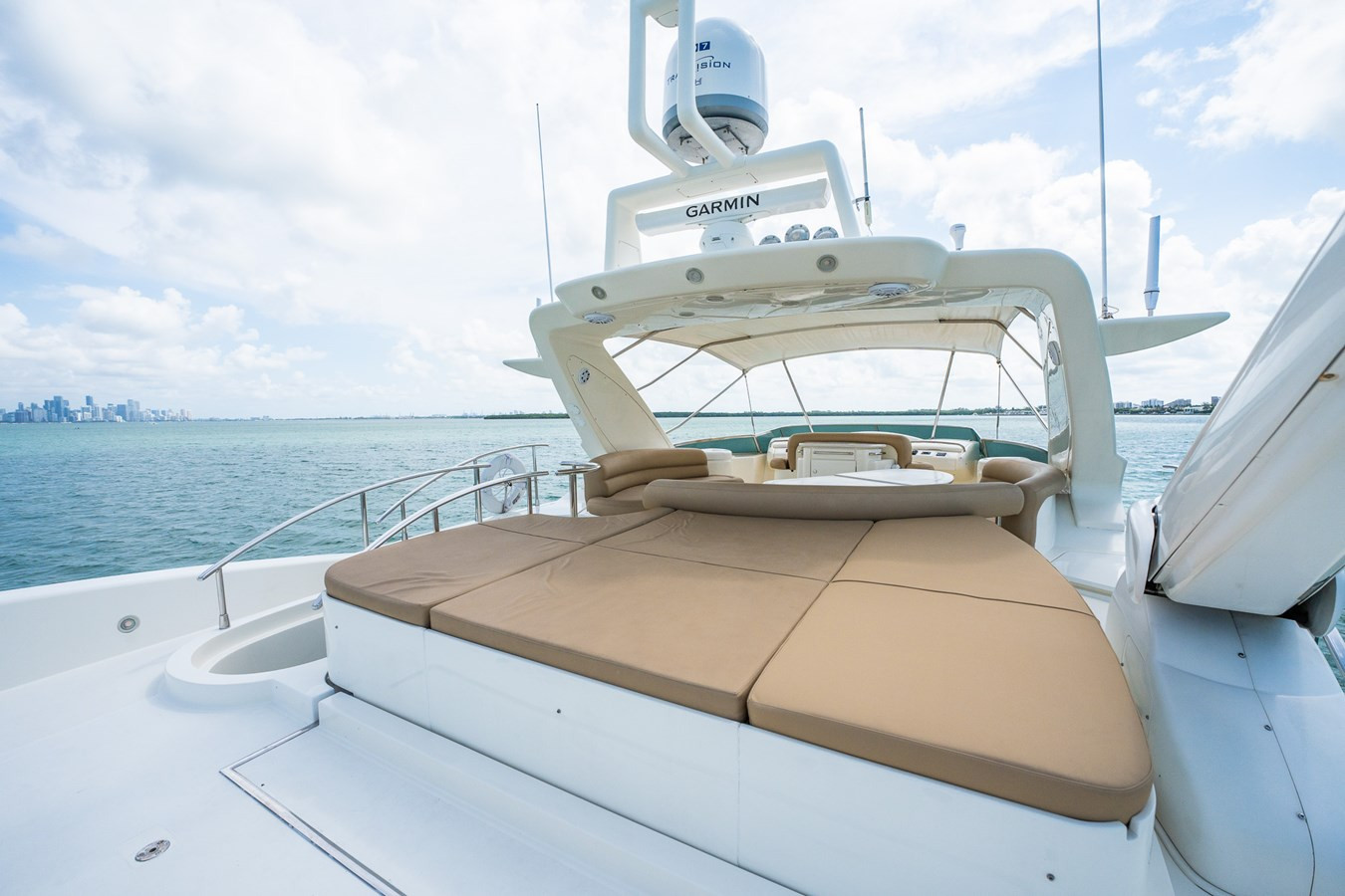 https://arconyachts.ams3.digitaloceanspaces.com/88528/conversions/large_3803328-optimize.jpg