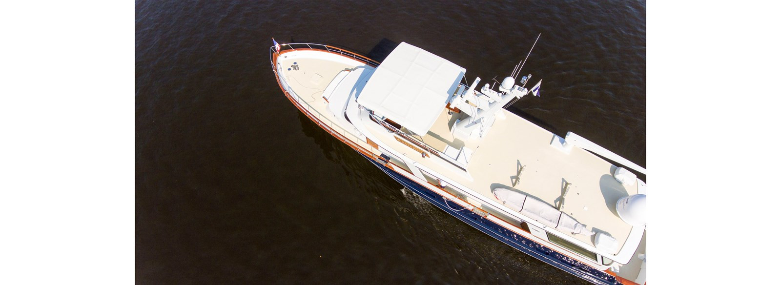 https://arconyachts.ams3.digitaloceanspaces.com/88546/conversions/large_3956656-optimize.jpg