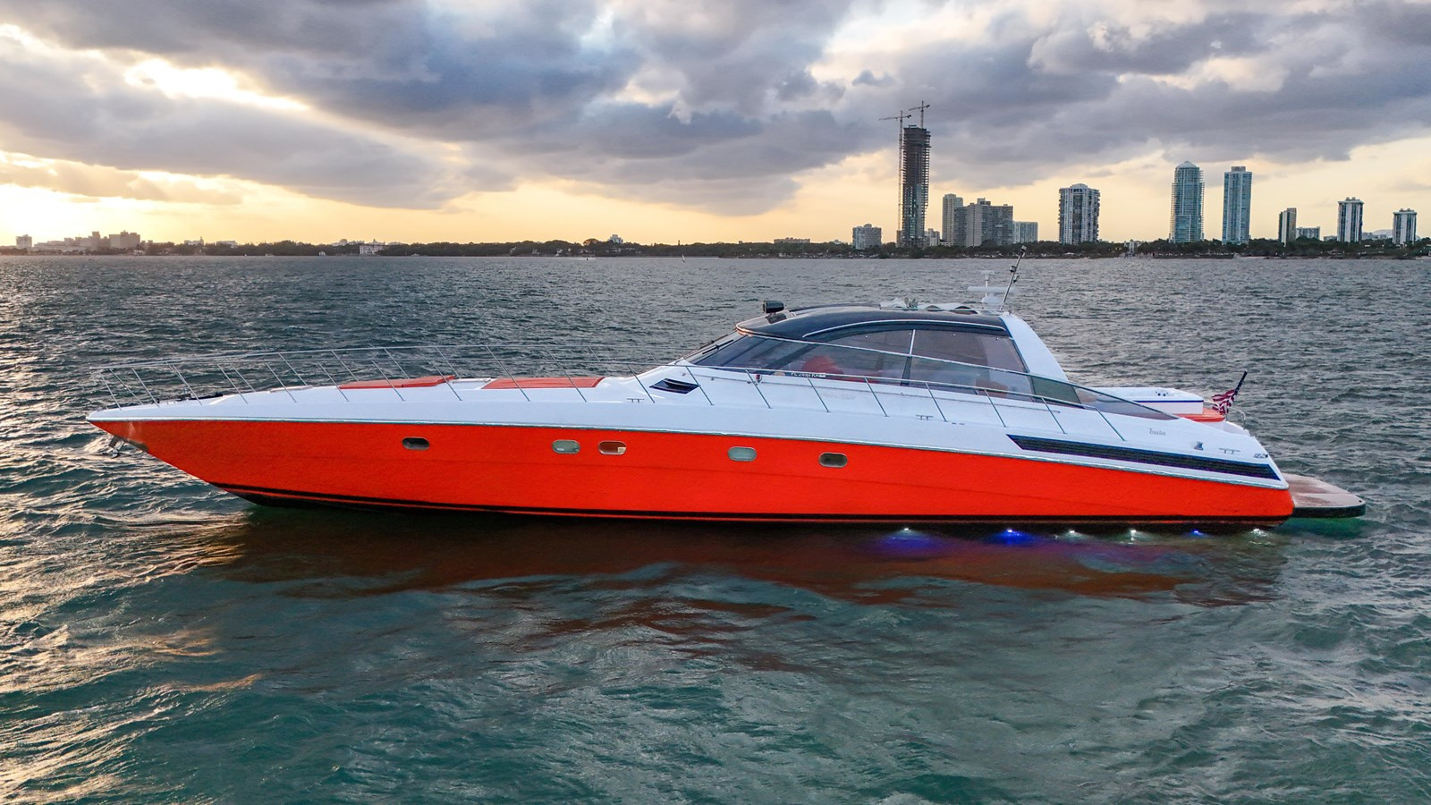 https://arconyachts.ams3.digitaloceanspaces.com/88580/conversions/large_4174377-optimize.jpg