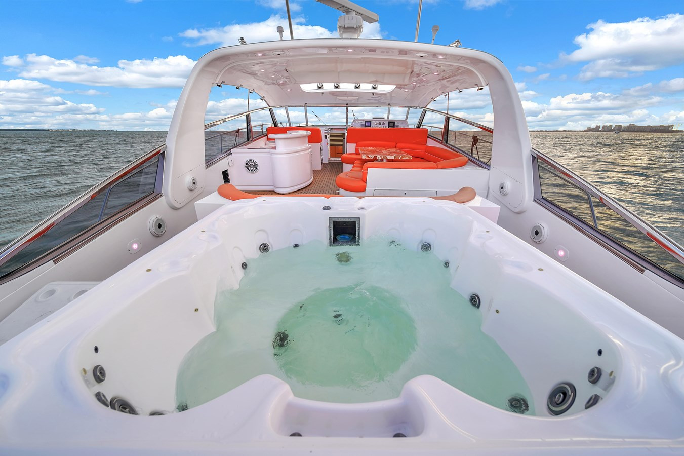 https://arconyachts.ams3.digitaloceanspaces.com/88592/conversions/large_4174381-optimize.jpg