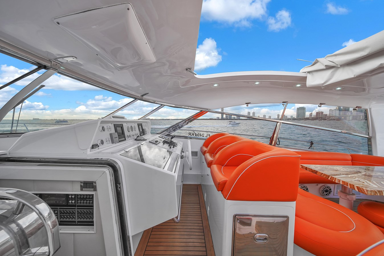 https://arconyachts.ams3.digitaloceanspaces.com/88622/conversions/large_4174392-optimize.jpg