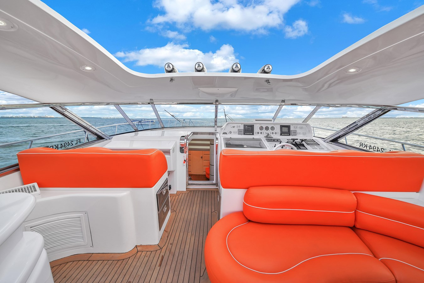 https://arconyachts.ams3.digitaloceanspaces.com/88634/conversions/large_4174396-optimize.jpg