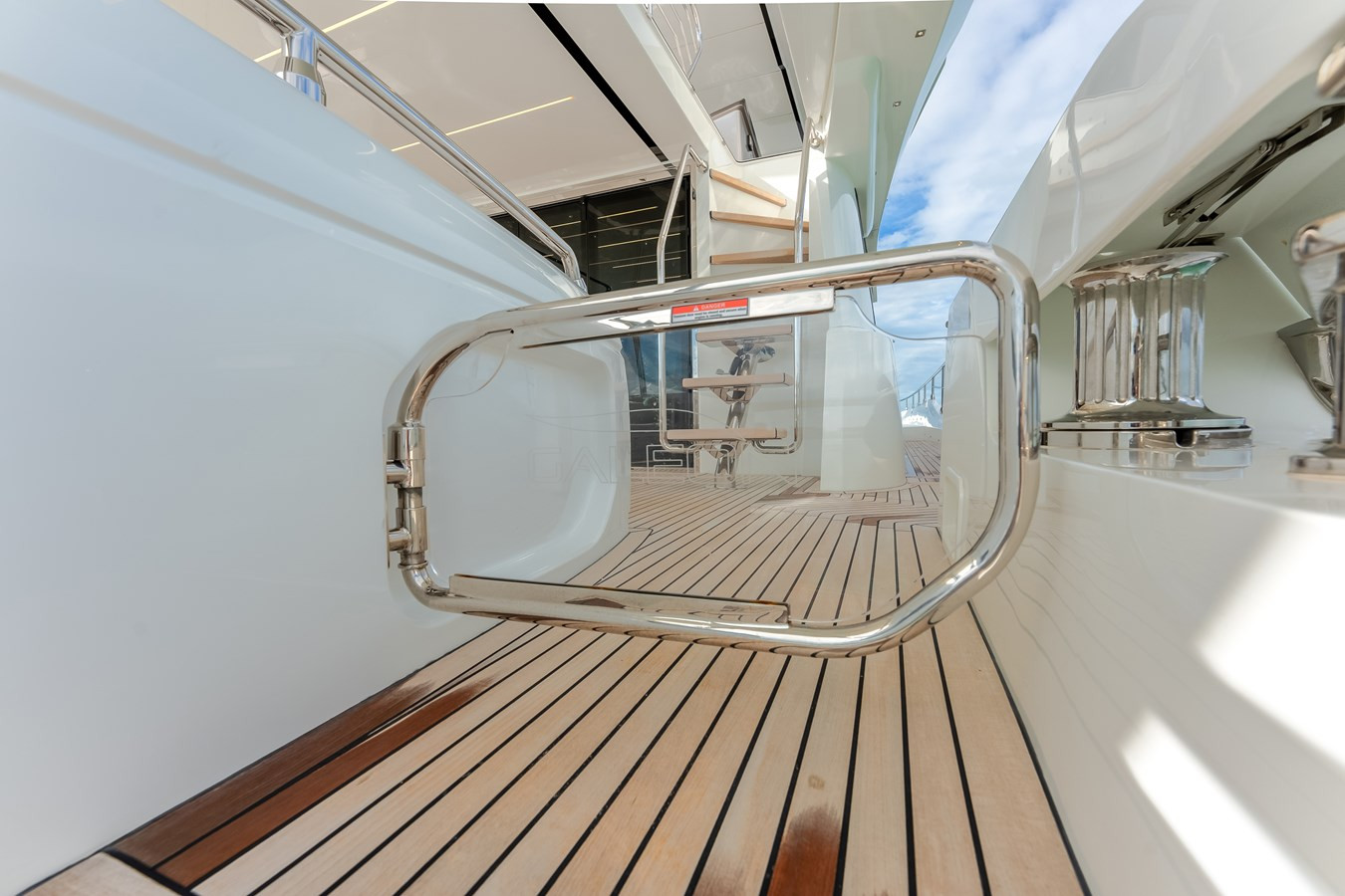 https://arconyachts.ams3.digitaloceanspaces.com/88644/conversions/large_4253473-optimize.jpg