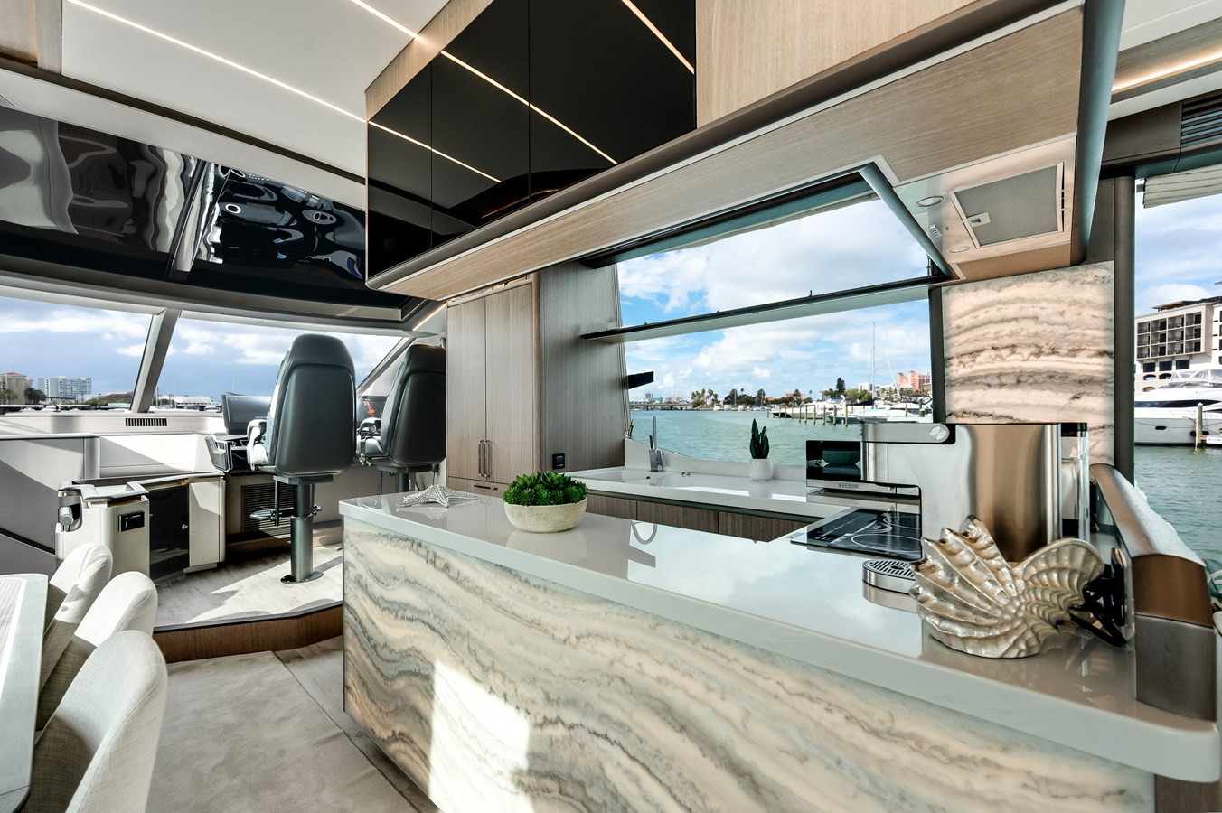 https://arconyachts.ams3.digitaloceanspaces.com/88720/conversions/large_4253517-optimize.jpg