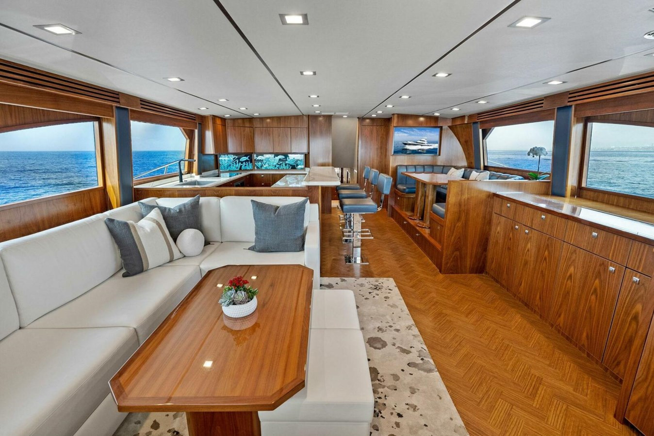 https://arconyachts.ams3.digitaloceanspaces.com/88722/conversions/large_4330221-optimize.jpg