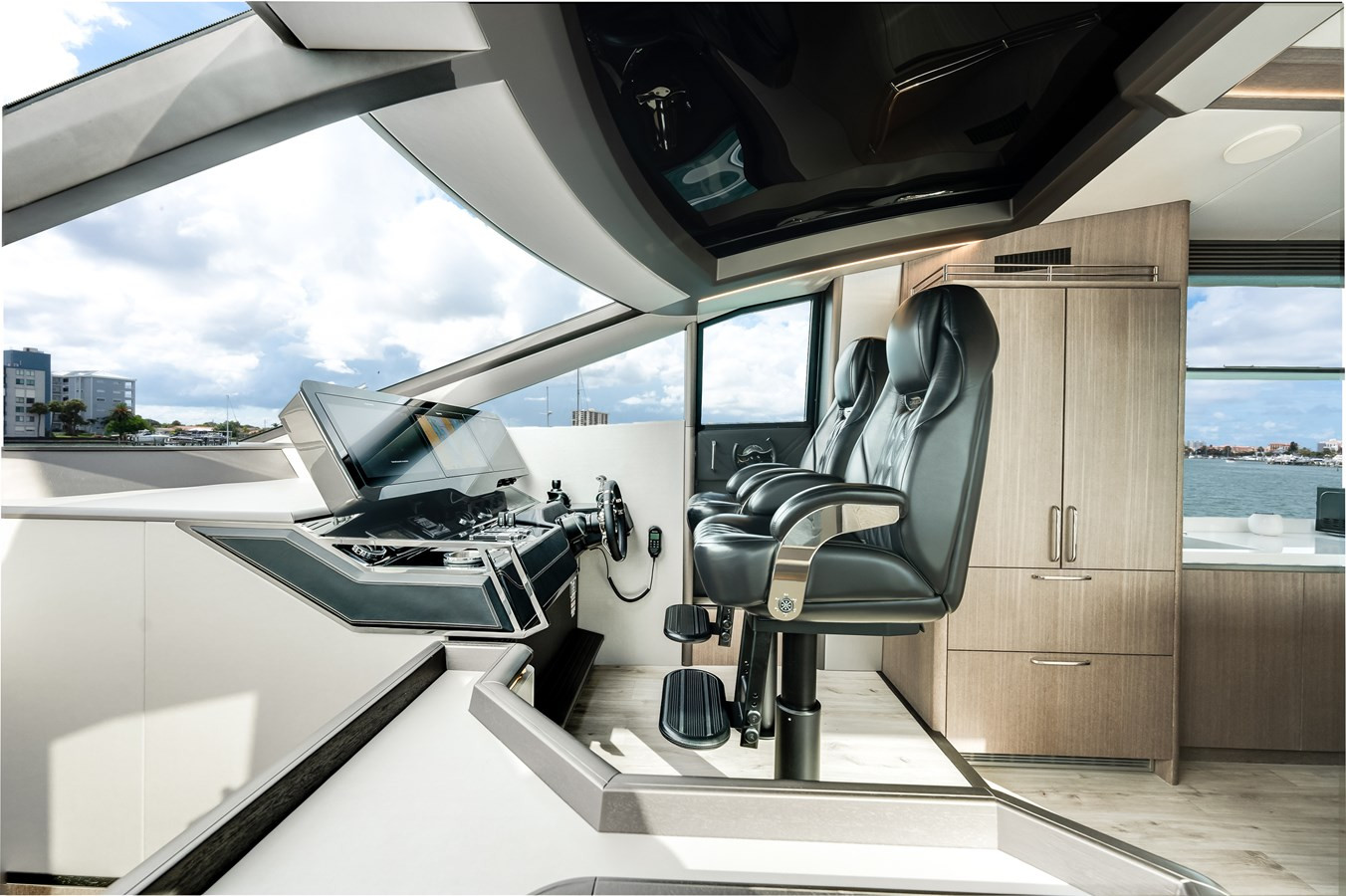https://arconyachts.ams3.digitaloceanspaces.com/88729/conversions/large_4253520-optimize.jpg