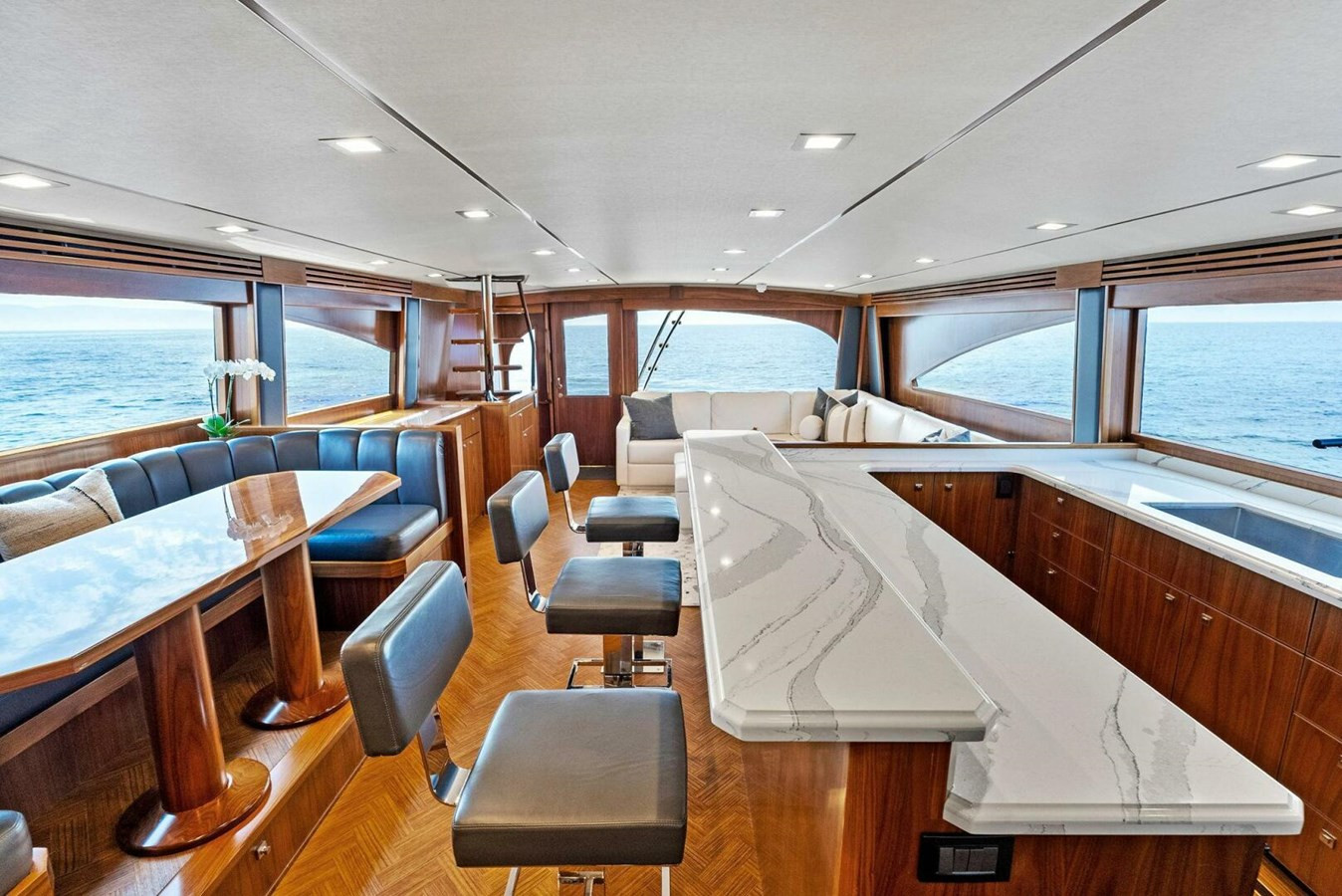 https://arconyachts.ams3.digitaloceanspaces.com/88738/conversions/large_4330226-optimize.jpg