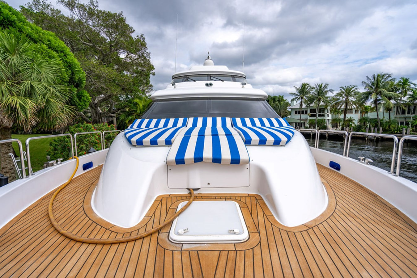 https://arconyachts.ams3.digitaloceanspaces.com/88821/conversions/large_4389665-optimize.jpg