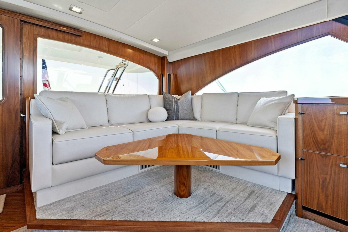 https://arconyachts.ams3.digitaloceanspaces.com/88843/conversions/large_4330264-optimize.jpg