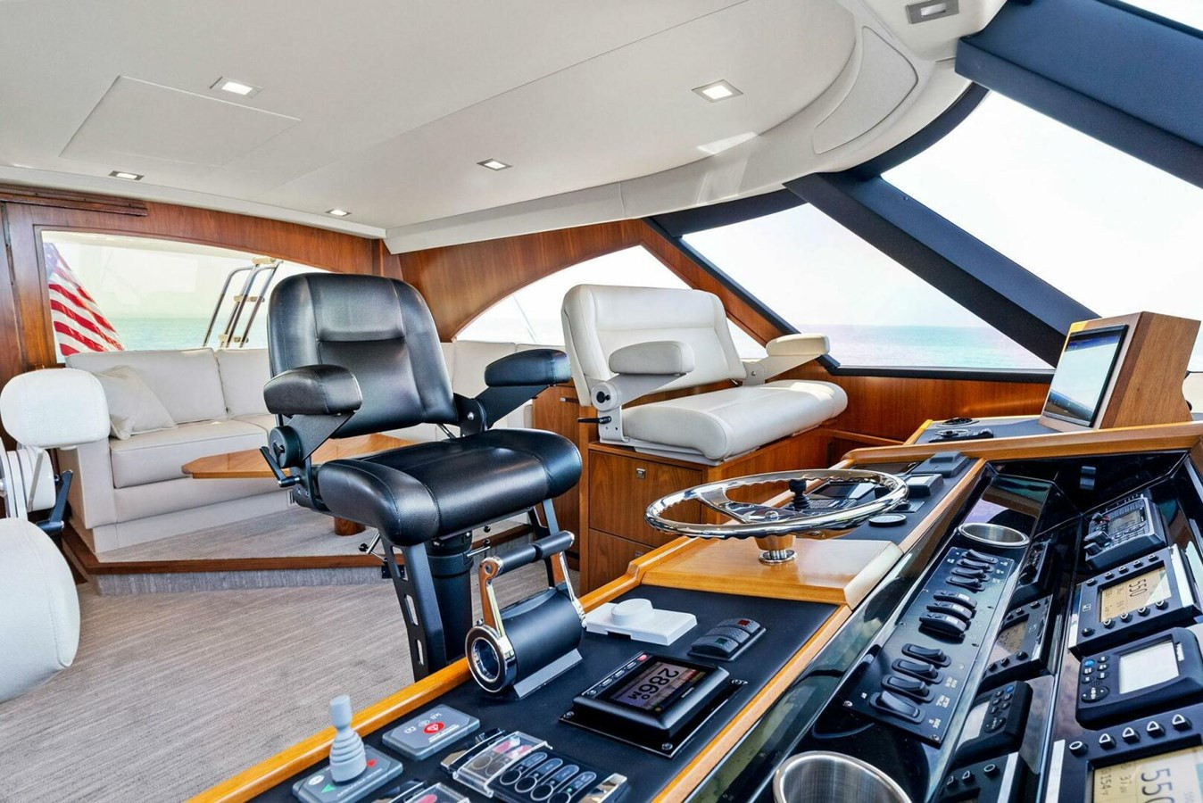 https://arconyachts.ams3.digitaloceanspaces.com/88852/conversions/large_4330267-optimize.jpg