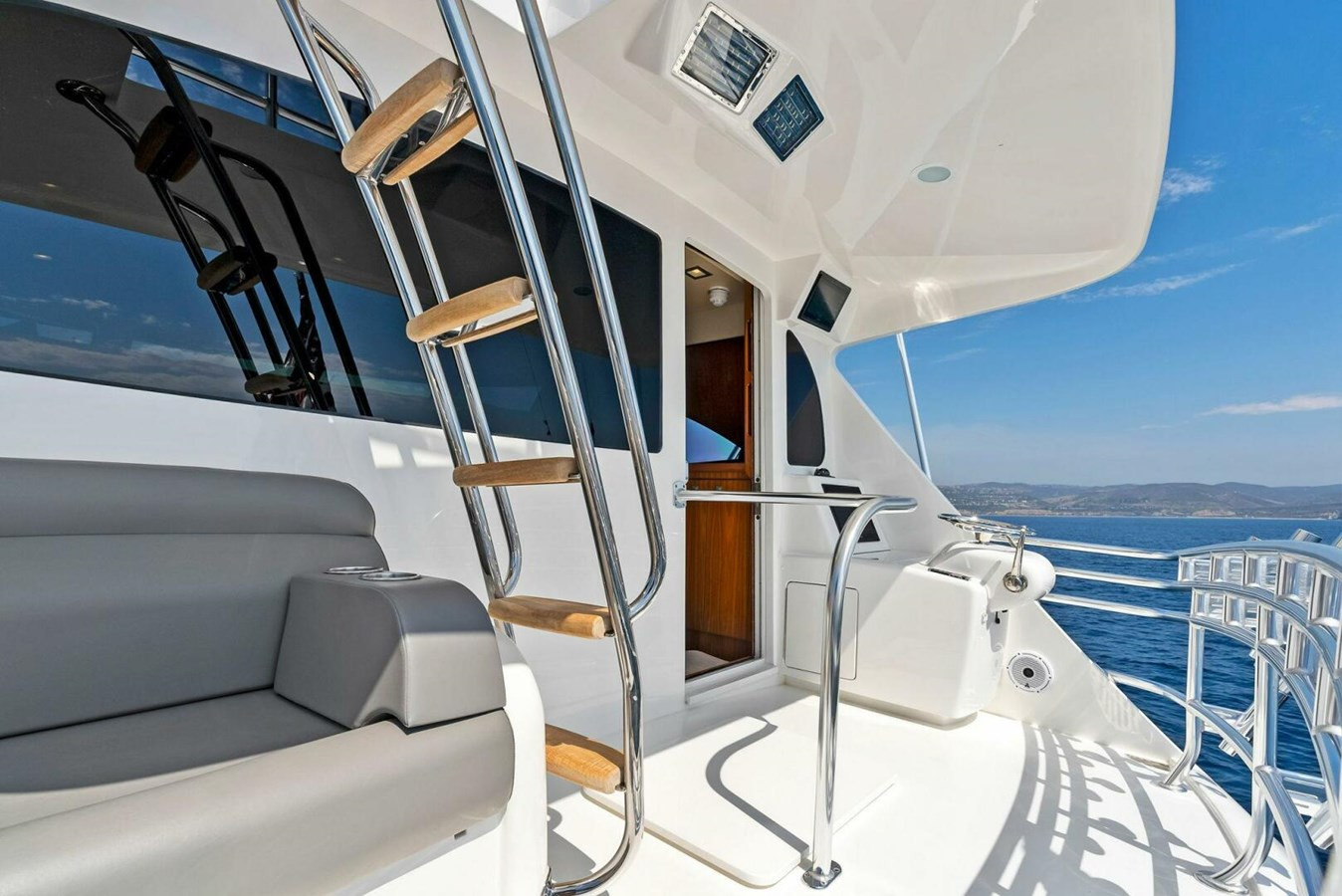https://arconyachts.ams3.digitaloceanspaces.com/88858/conversions/large_4330269-optimize.jpg