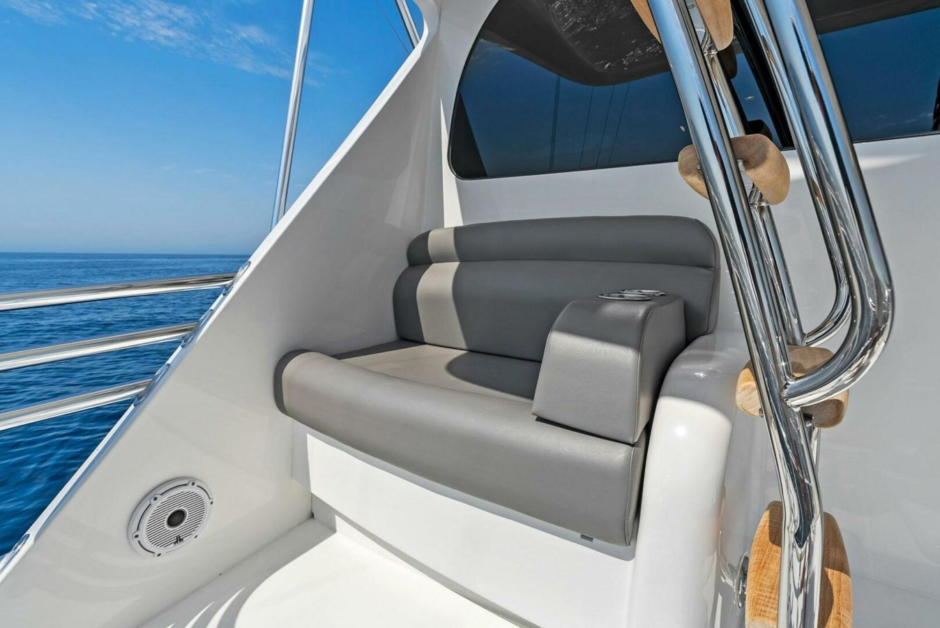 https://arconyachts.ams3.digitaloceanspaces.com/88861/conversions/large_4330270-optimize.jpg