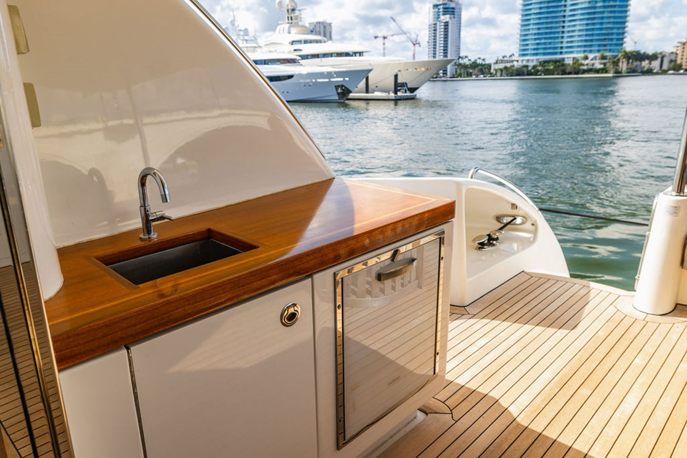 https://arconyachts.ams3.digitaloceanspaces.com/88884/conversions/large_4549854-optimize.jpg