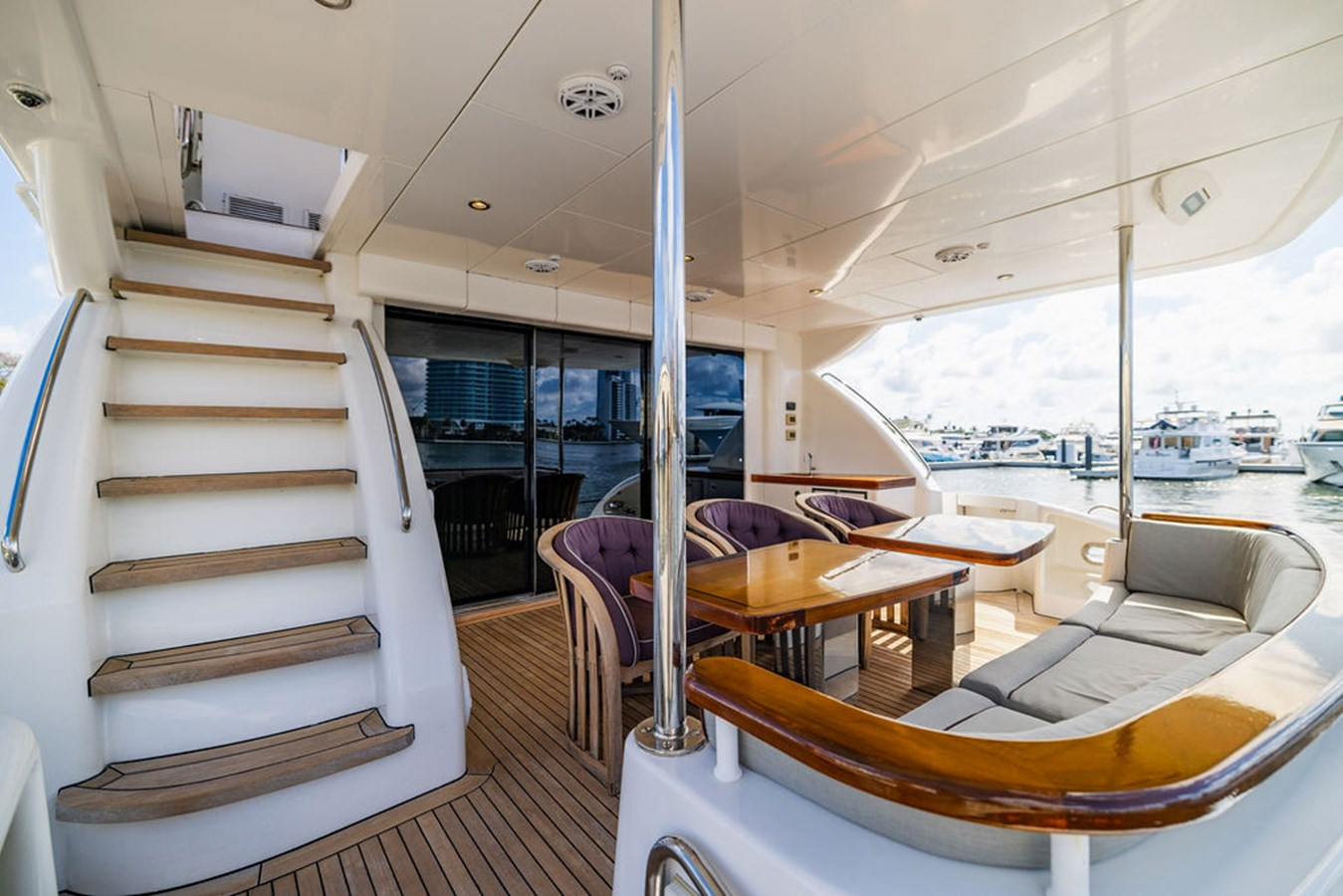 https://arconyachts.ams3.digitaloceanspaces.com/88898/conversions/large_4549859-optimize.jpg
