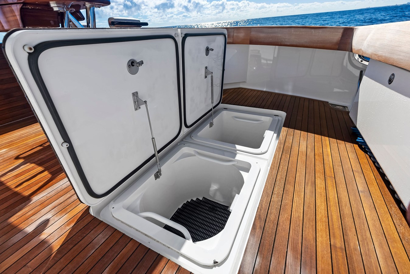 https://arconyachts.ams3.digitaloceanspaces.com/88995/conversions/large_4529368-optimize.jpg
