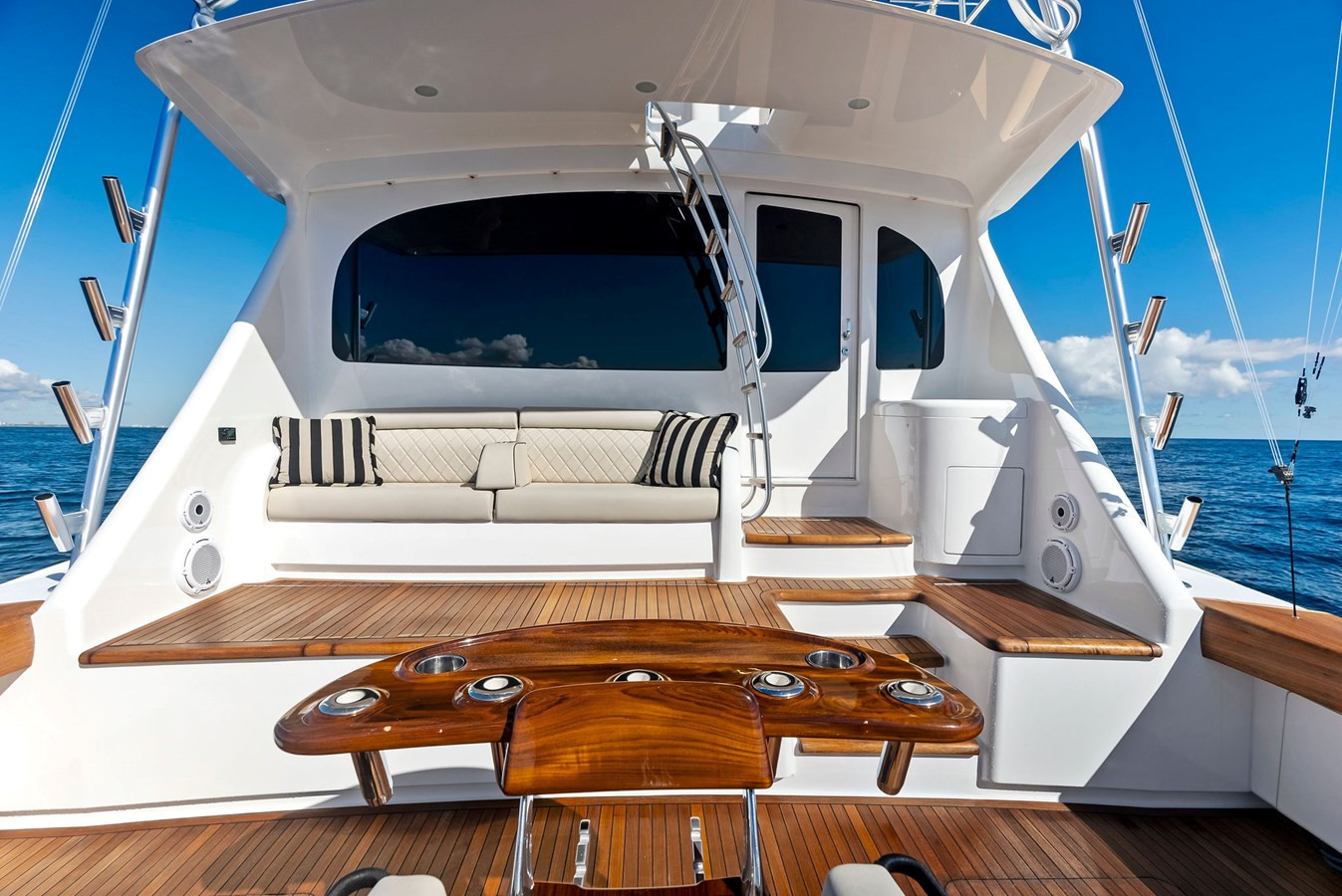 https://arconyachts.ams3.digitaloceanspaces.com/89007/conversions/large_4529372-optimize.jpg