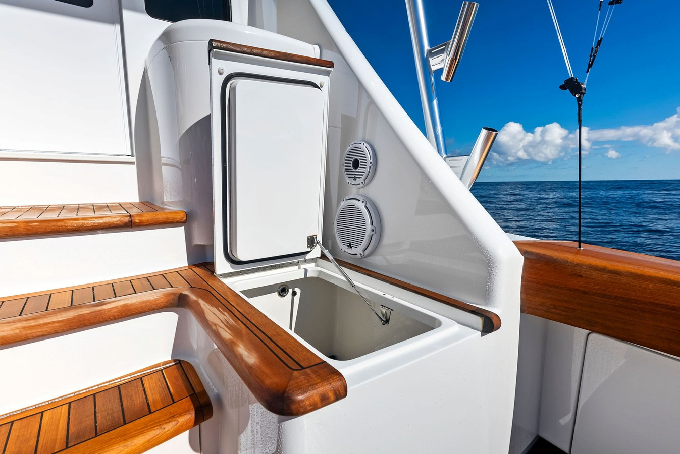 https://arconyachts.ams3.digitaloceanspaces.com/89010/conversions/large_4529373-optimize.jpg