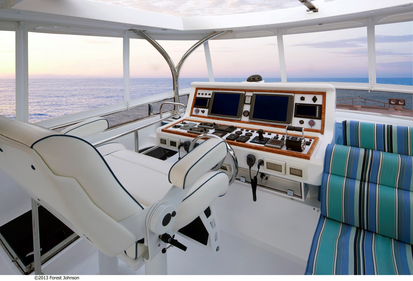 https://arconyachts.ams3.digitaloceanspaces.com/89012/conversions/large_4559419-optimize.jpg