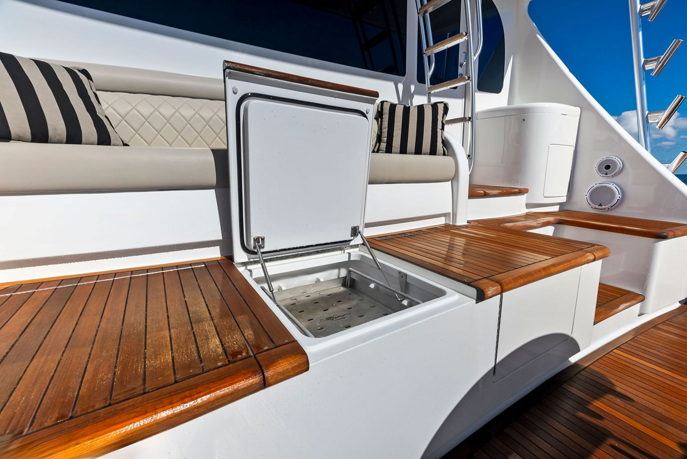https://arconyachts.ams3.digitaloceanspaces.com/89031/conversions/large_4529382-optimize.jpg