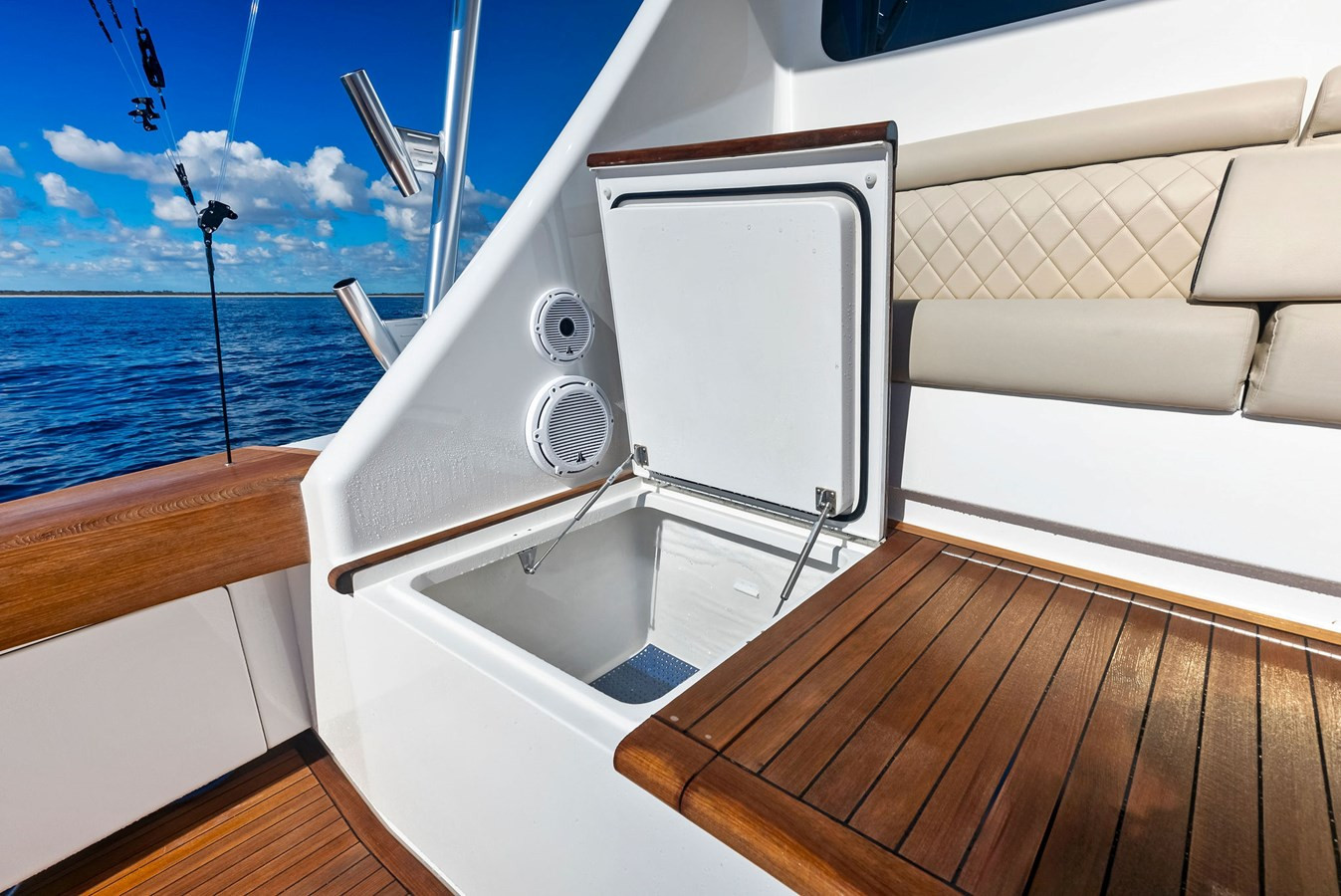 https://arconyachts.ams3.digitaloceanspaces.com/89034/conversions/large_4529383-optimize.jpg