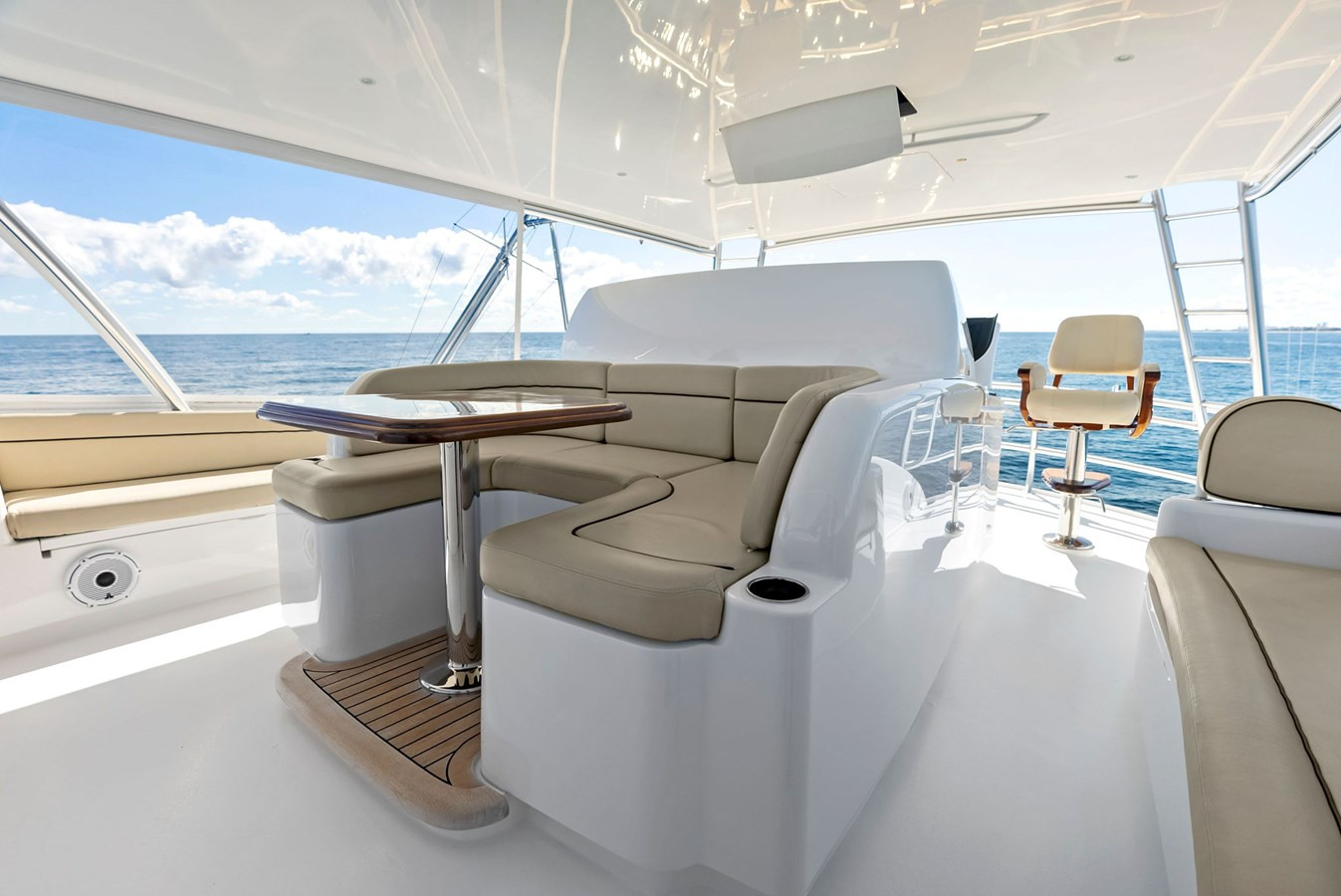 https://arconyachts.ams3.digitaloceanspaces.com/89053/conversions/large_4529389-optimize.jpg