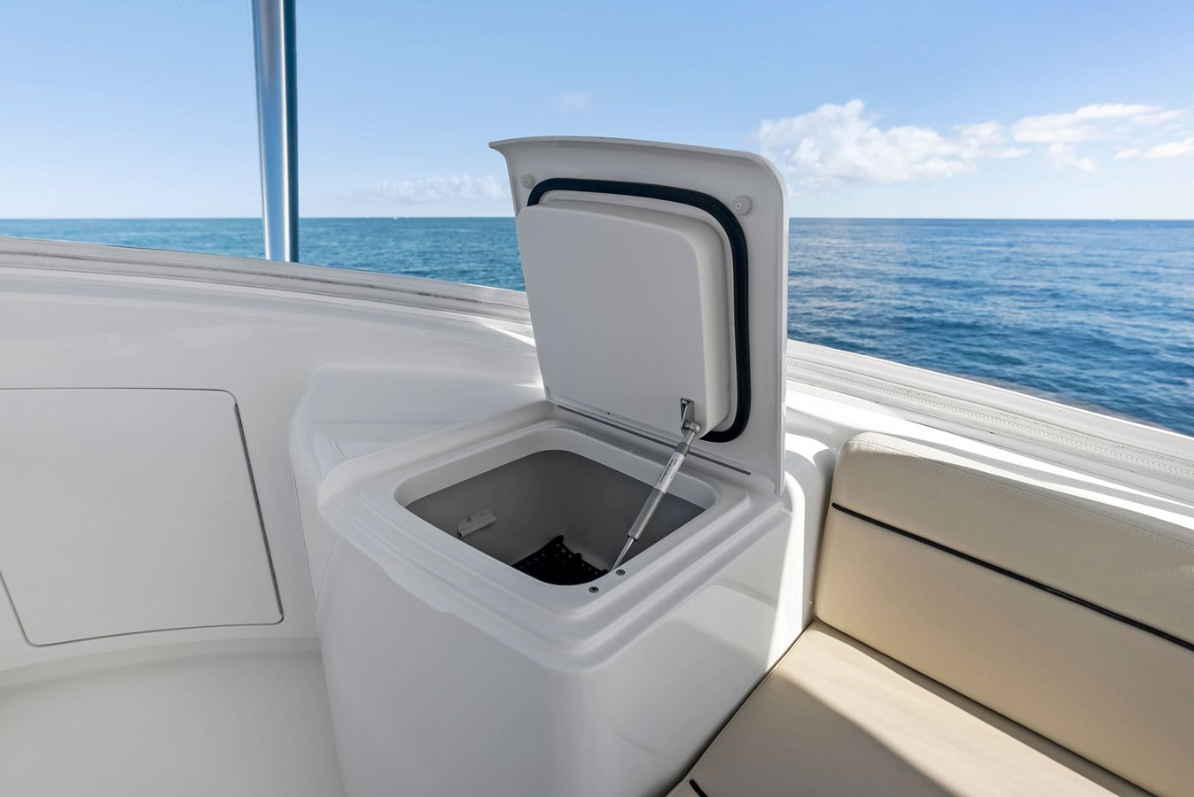 https://arconyachts.ams3.digitaloceanspaces.com/89067/conversions/large_4529394-optimize.jpg