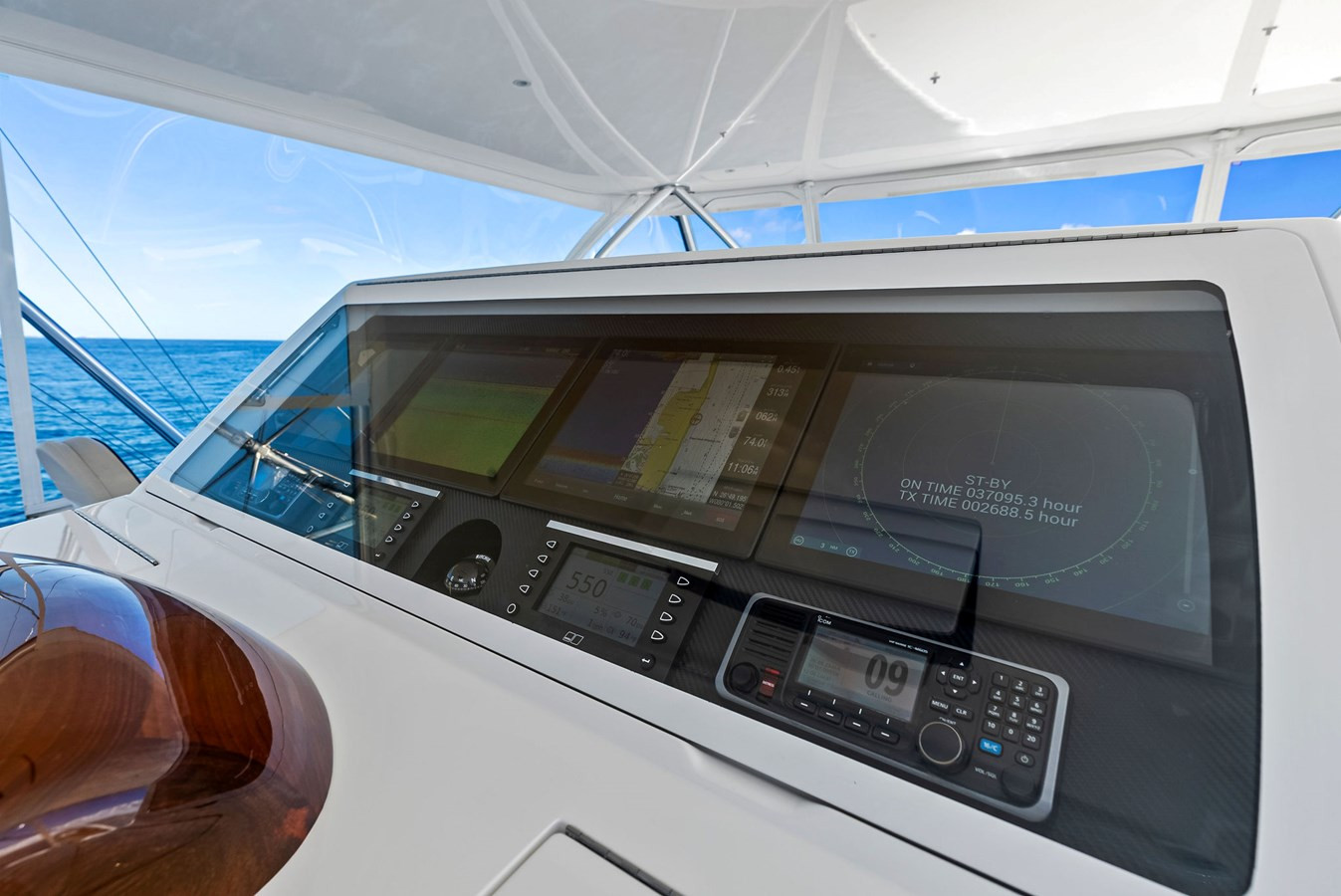 https://arconyachts.ams3.digitaloceanspaces.com/89077/conversions/large_4529398-optimize.jpg