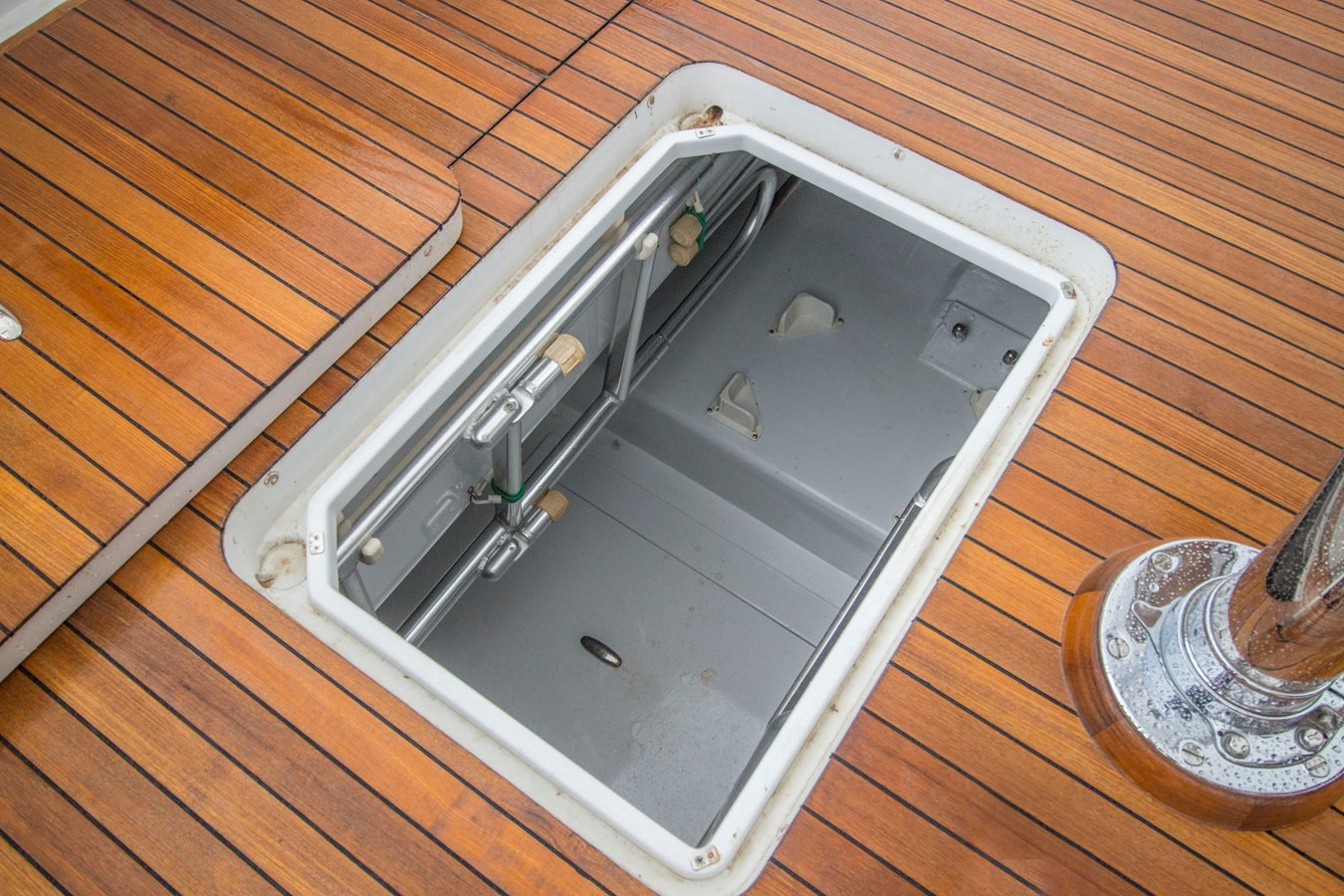 https://arconyachts.ams3.digitaloceanspaces.com/89113/conversions/large_4567882-optimize.jpg