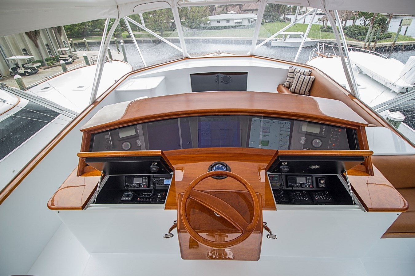 https://arconyachts.ams3.digitaloceanspaces.com/89122/conversions/large_4567892-optimize.jpg