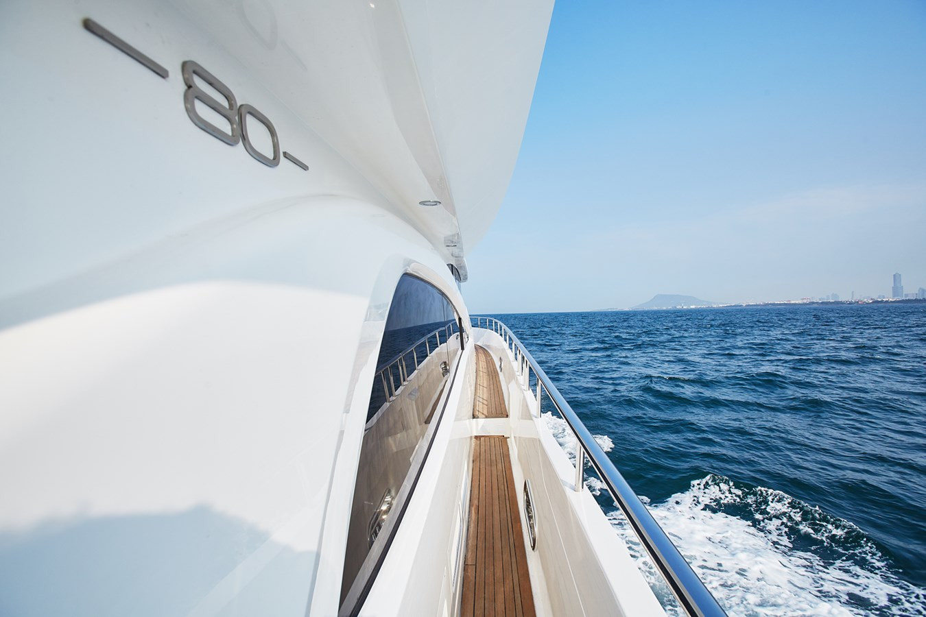 https://arconyachts.ams3.digitaloceanspaces.com/89158/conversions/large_4559511-optimize.jpg