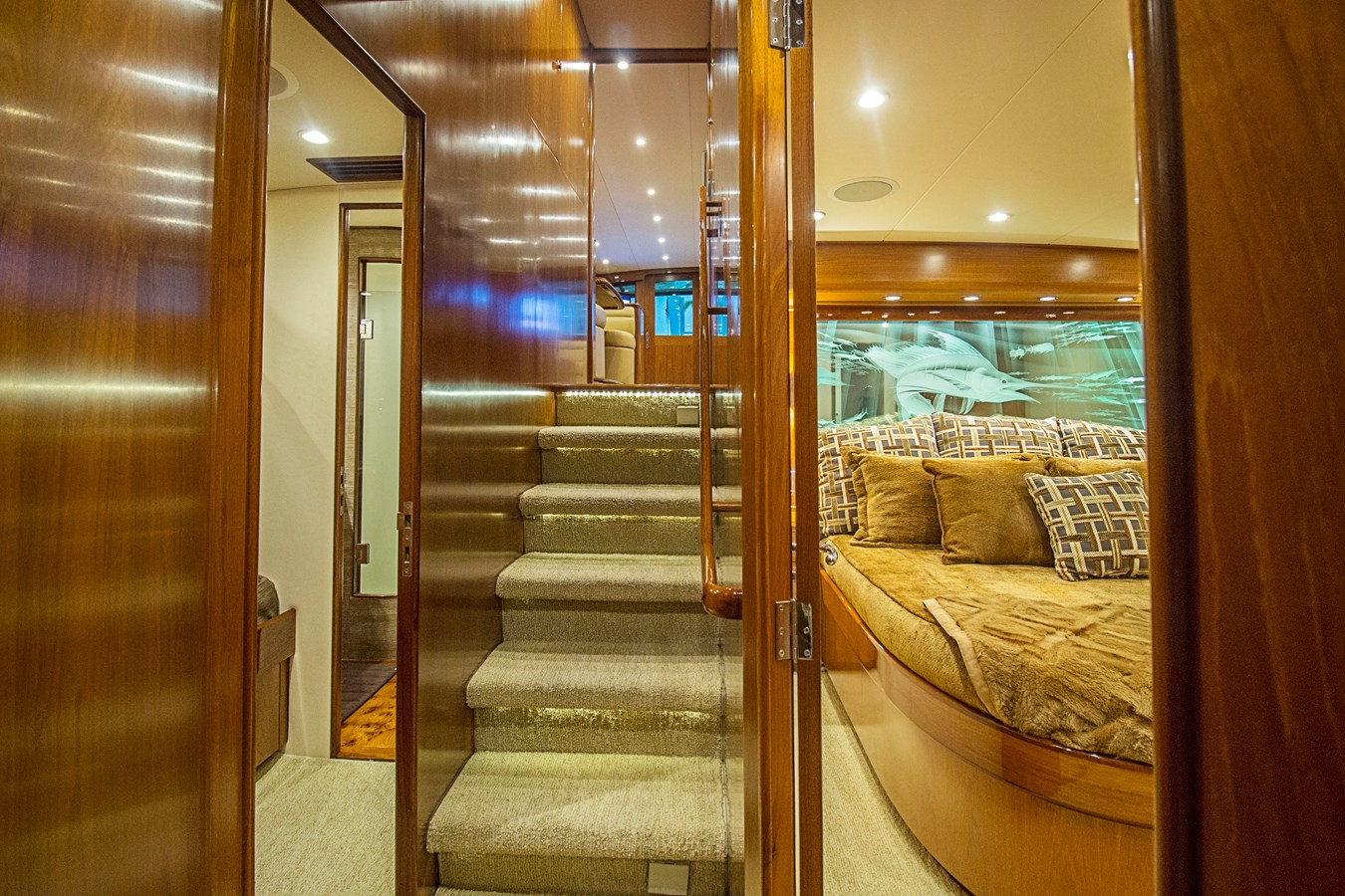 https://arconyachts.ams3.digitaloceanspaces.com/89189/conversions/large_4567846-optimize.jpg