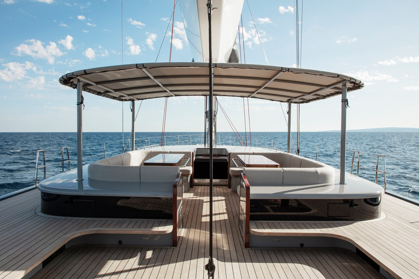 https://arconyachts.ams3.digitaloceanspaces.com/89207/conversions/large_4640646-optimize.jpg