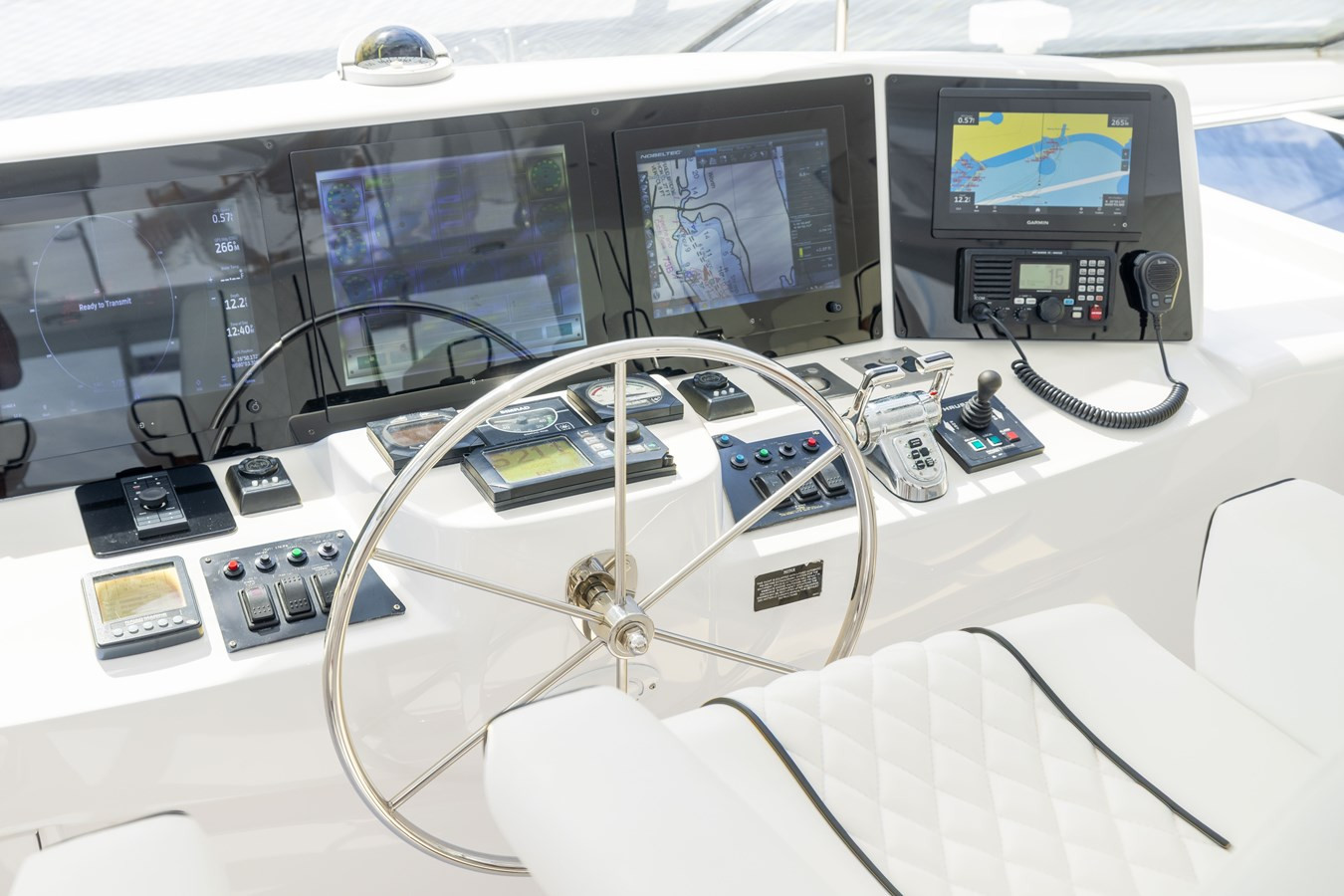 https://arconyachts.ams3.digitaloceanspaces.com/89273/conversions/large_4607671-optimize.jpg