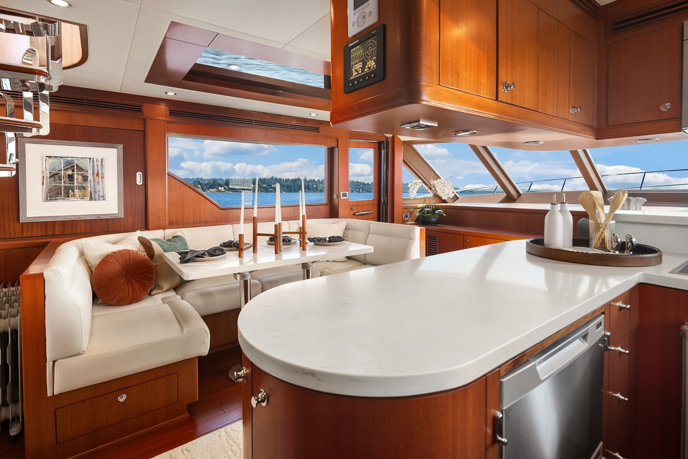 https://arconyachts.ams3.digitaloceanspaces.com/89288/conversions/large_4772924-optimize.jpg