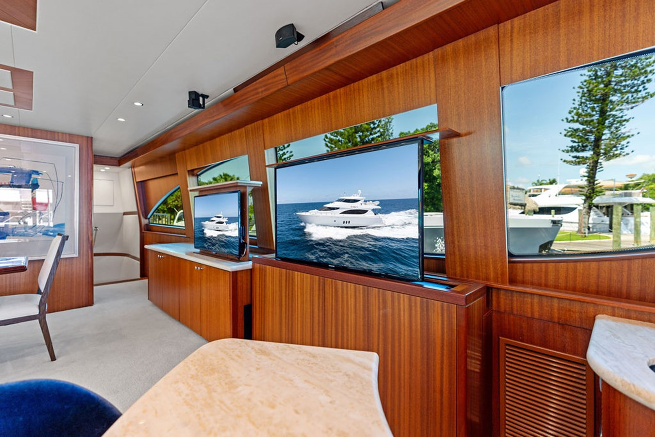 https://arconyachts.ams3.digitaloceanspaces.com/89295/conversions/large_4708881-optimize.jpg