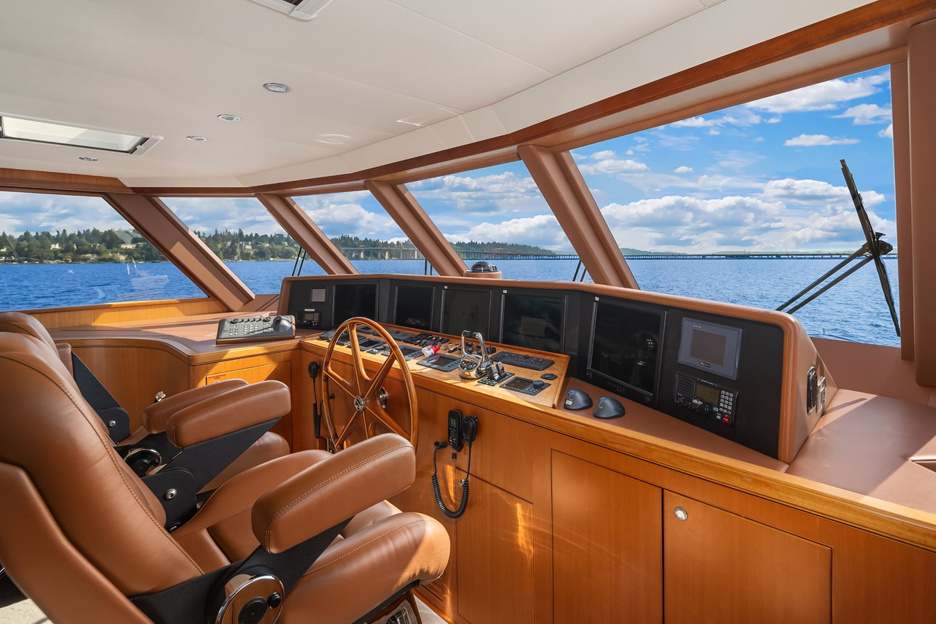 https://arconyachts.ams3.digitaloceanspaces.com/89340/conversions/large_4772943-optimize.jpg