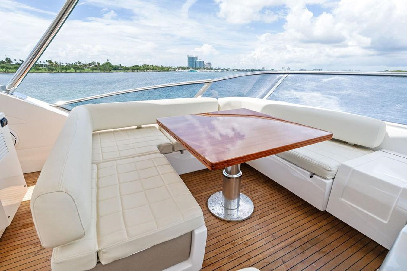 https://arconyachts.ams3.digitaloceanspaces.com/89354/conversions/large_4726734-optimize.jpg