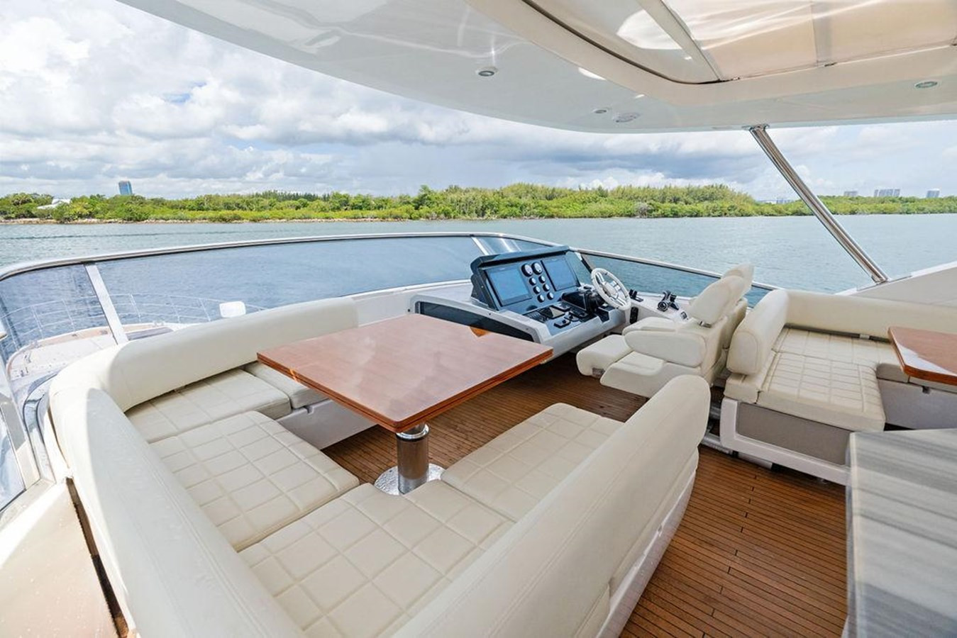 https://arconyachts.ams3.digitaloceanspaces.com/89358/conversions/large_4726735-optimize.jpg