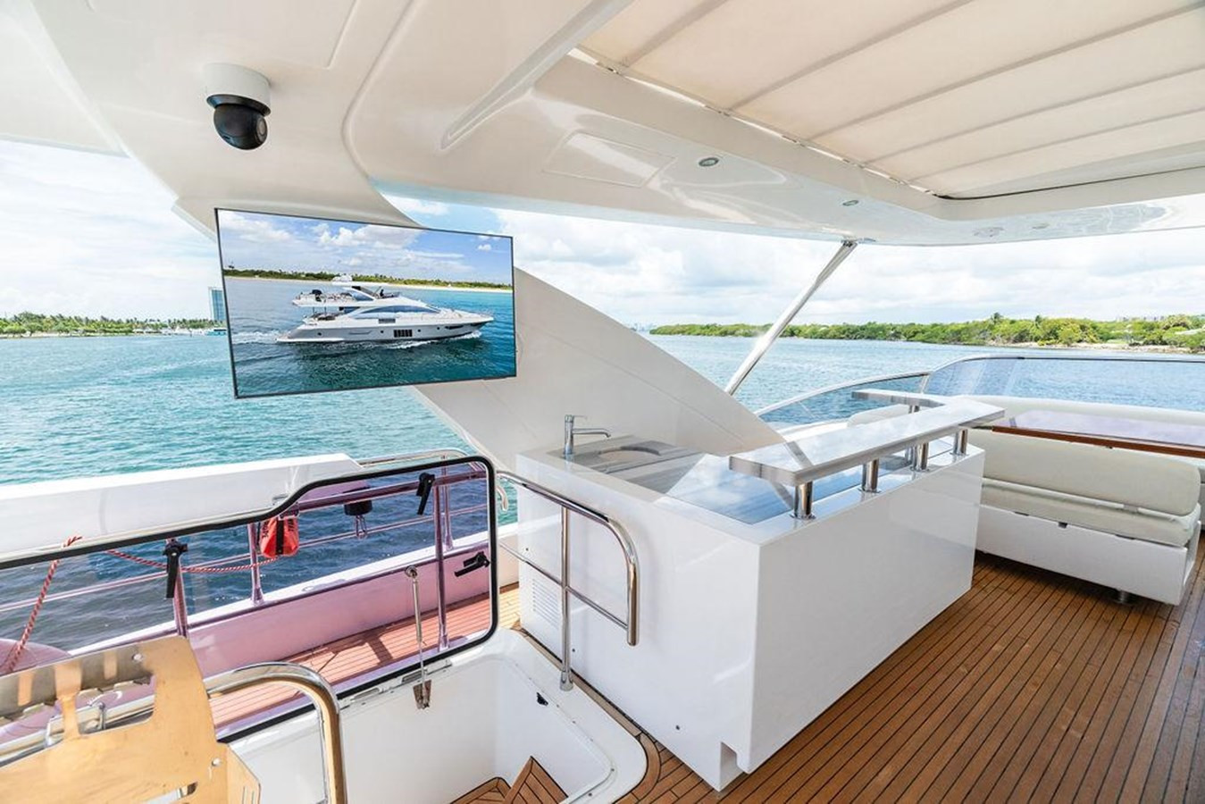 https://arconyachts.ams3.digitaloceanspaces.com/89380/conversions/large_4726743-optimize.jpg
