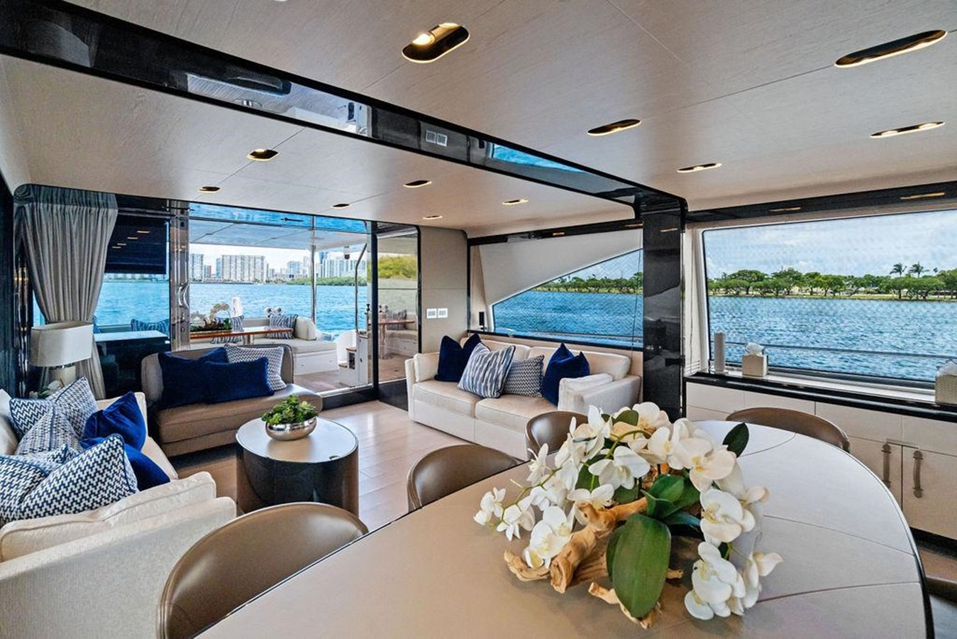 https://arconyachts.ams3.digitaloceanspaces.com/89423/conversions/large_4726757-optimize.jpg
