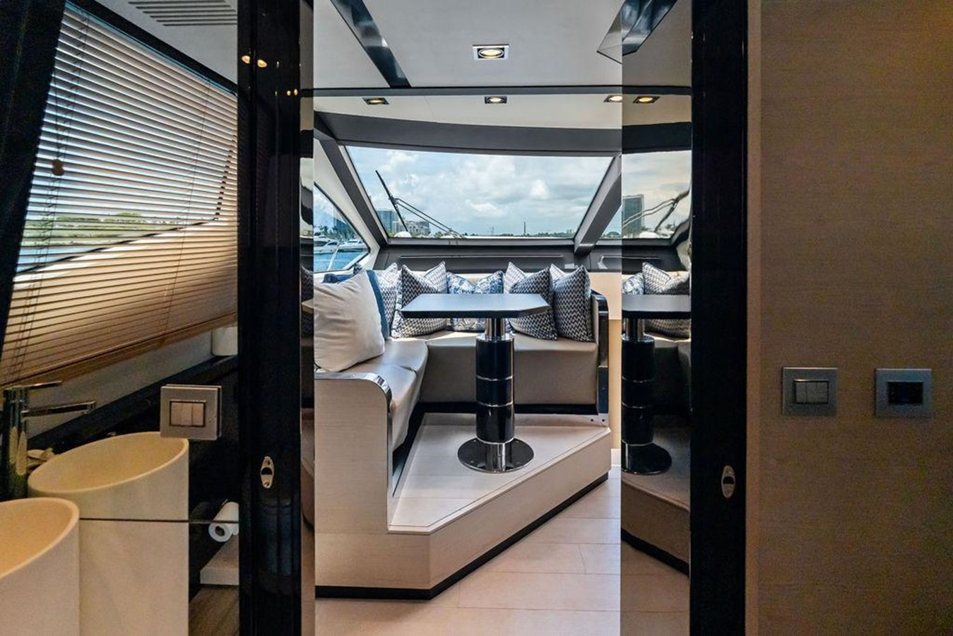 https://arconyachts.ams3.digitaloceanspaces.com/89453/conversions/large_4726768-optimize.jpg