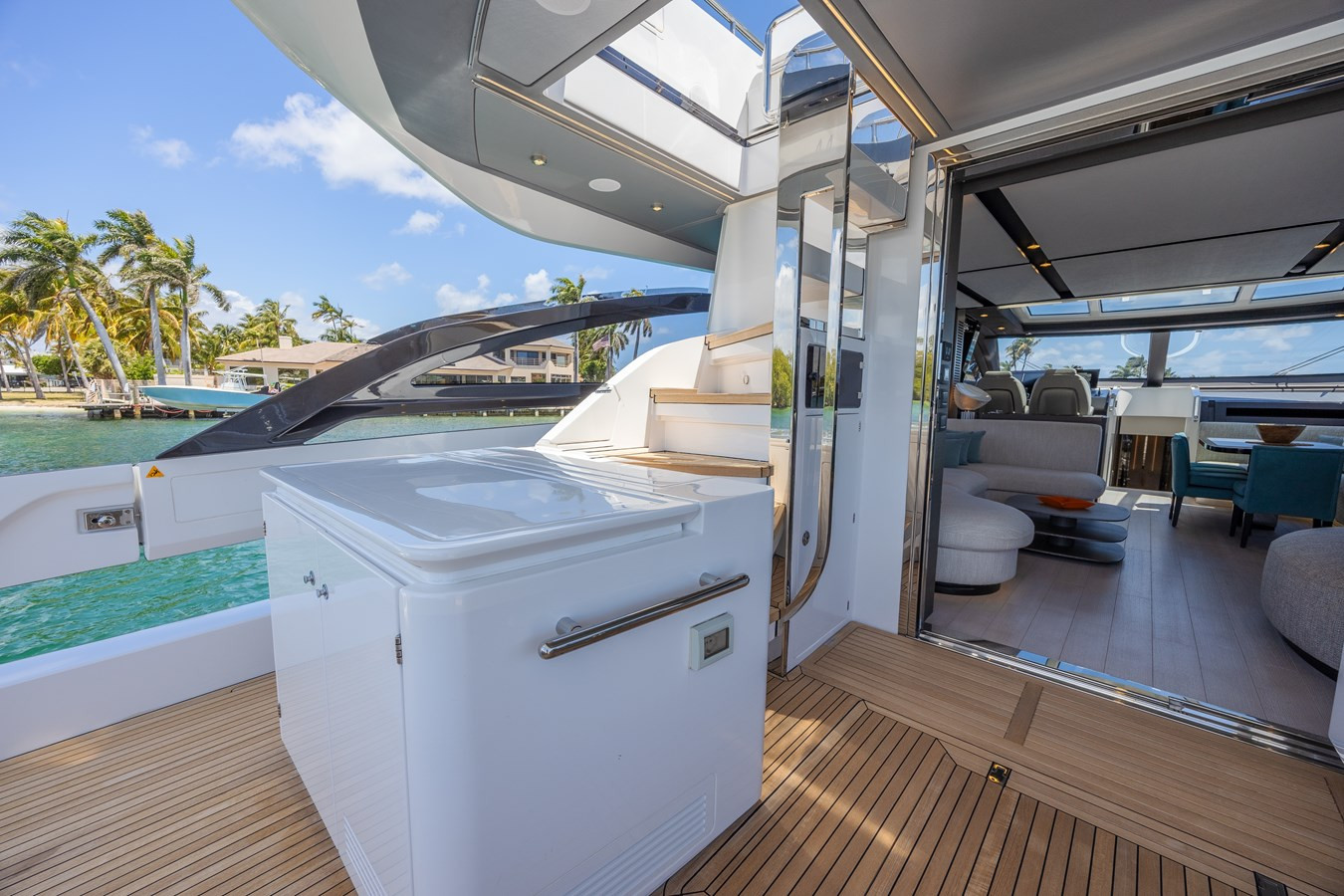 https://arconyachts.ams3.digitaloceanspaces.com/89482/conversions/large_4816442-optimize.jpg