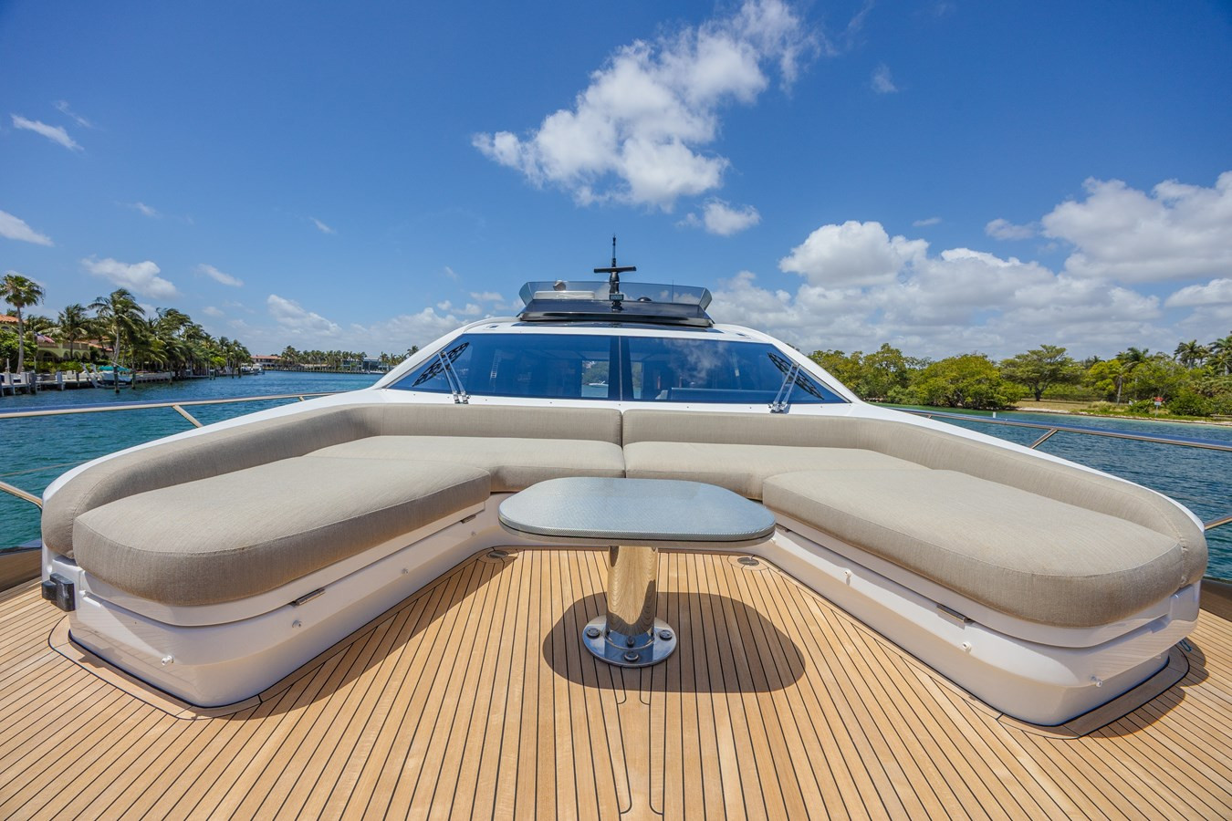 https://arconyachts.ams3.digitaloceanspaces.com/89507/conversions/large_4816450-optimize.jpg
