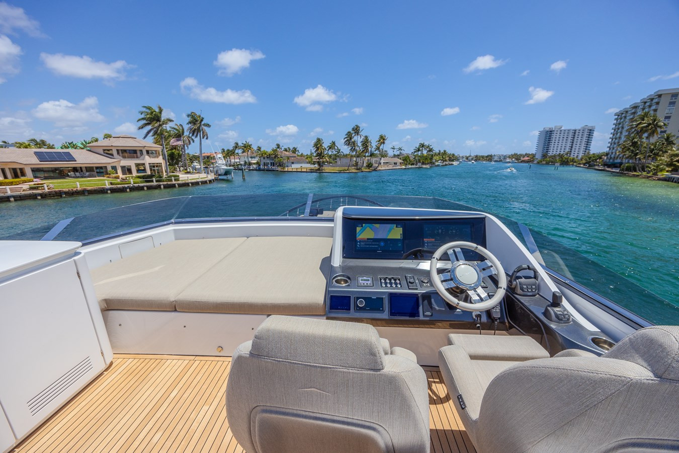 https://arconyachts.ams3.digitaloceanspaces.com/89522/conversions/large_4816456-optimize.jpg